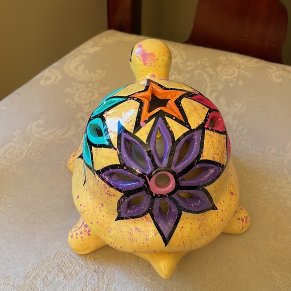 Hand painted ceramic yellow turtle fairy light, tea light candle votive holder - Picture 4 of 11